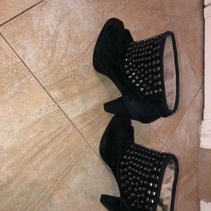 ⭐️⭐️ NWT Black booties ⭐️⭐️